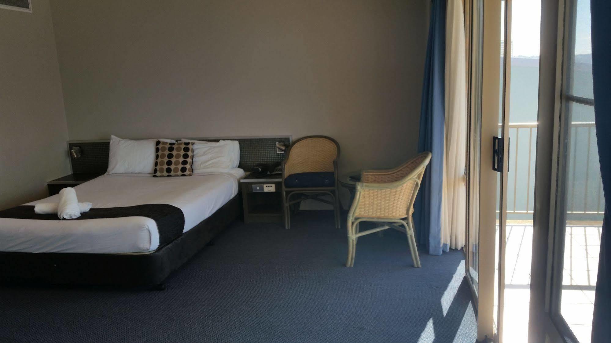 The Beachcomber Hotel & Resort, Ascend Hotel Collection Toukley Exterior foto A room at the hotel